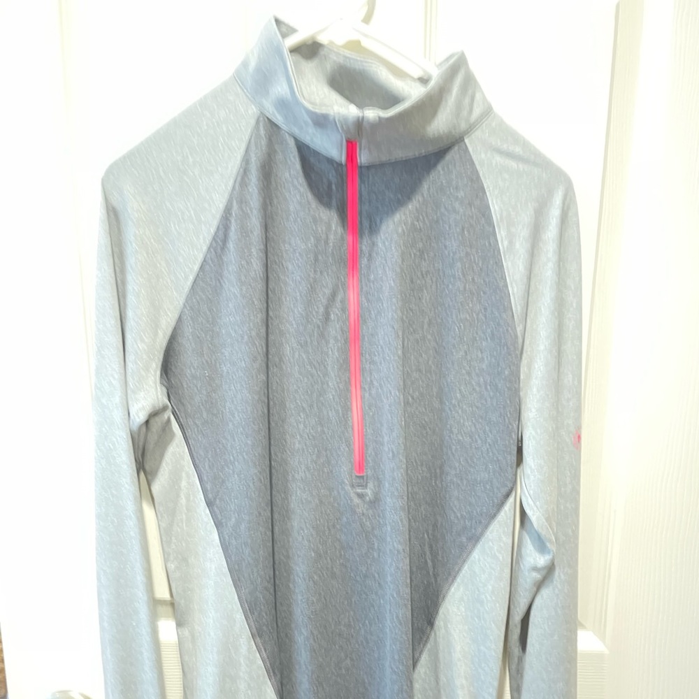 Women’s under armour pull over